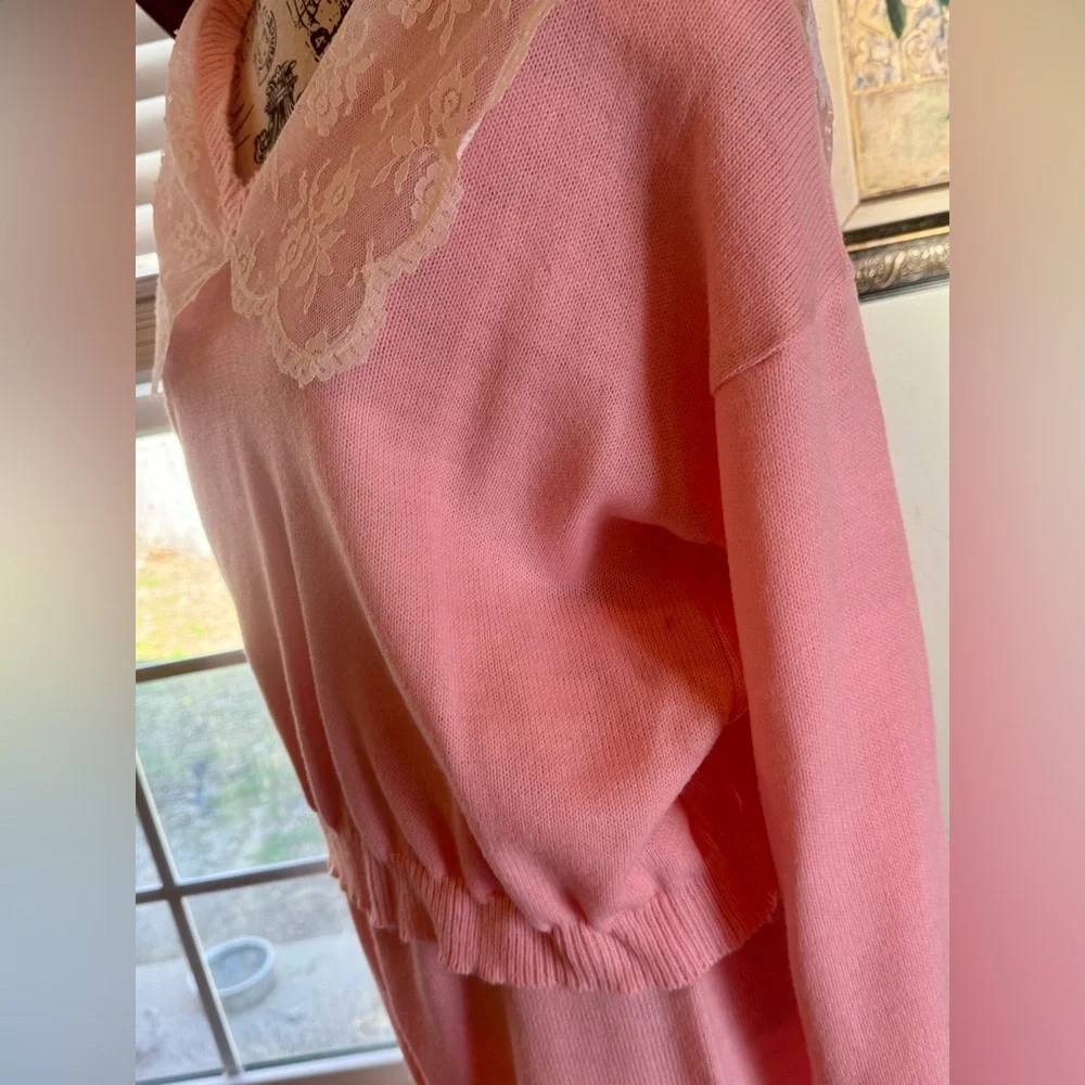 Vintage Dollette Bubblegum Pink Sweater Skirt Set Peter Pan Lace Collar V-Neck